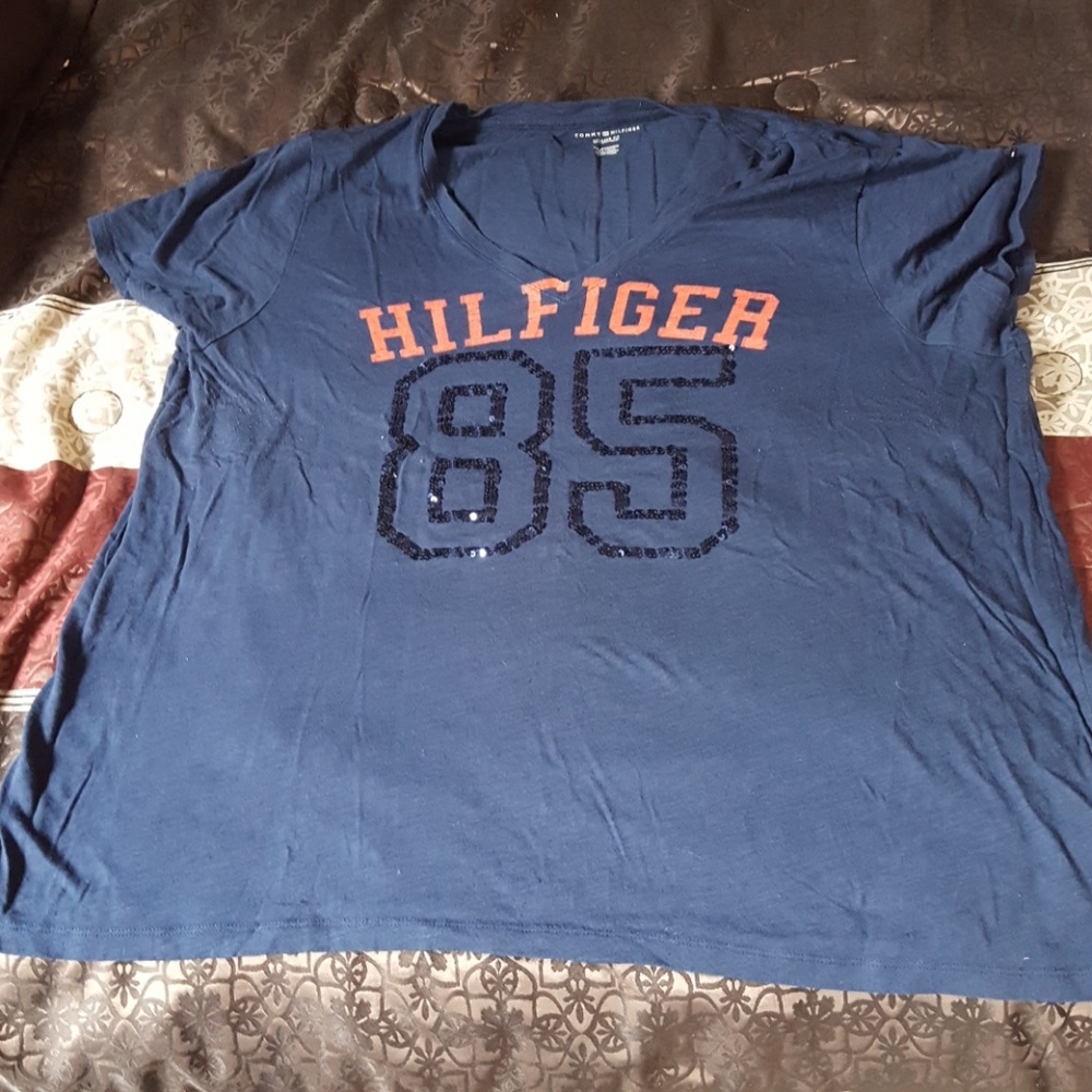 V neck t